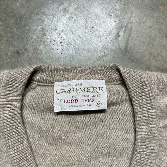 Vintage 80s Lord Jeff Tan 100% Cashmere V-Neck Sweater - Picture 4 of 4